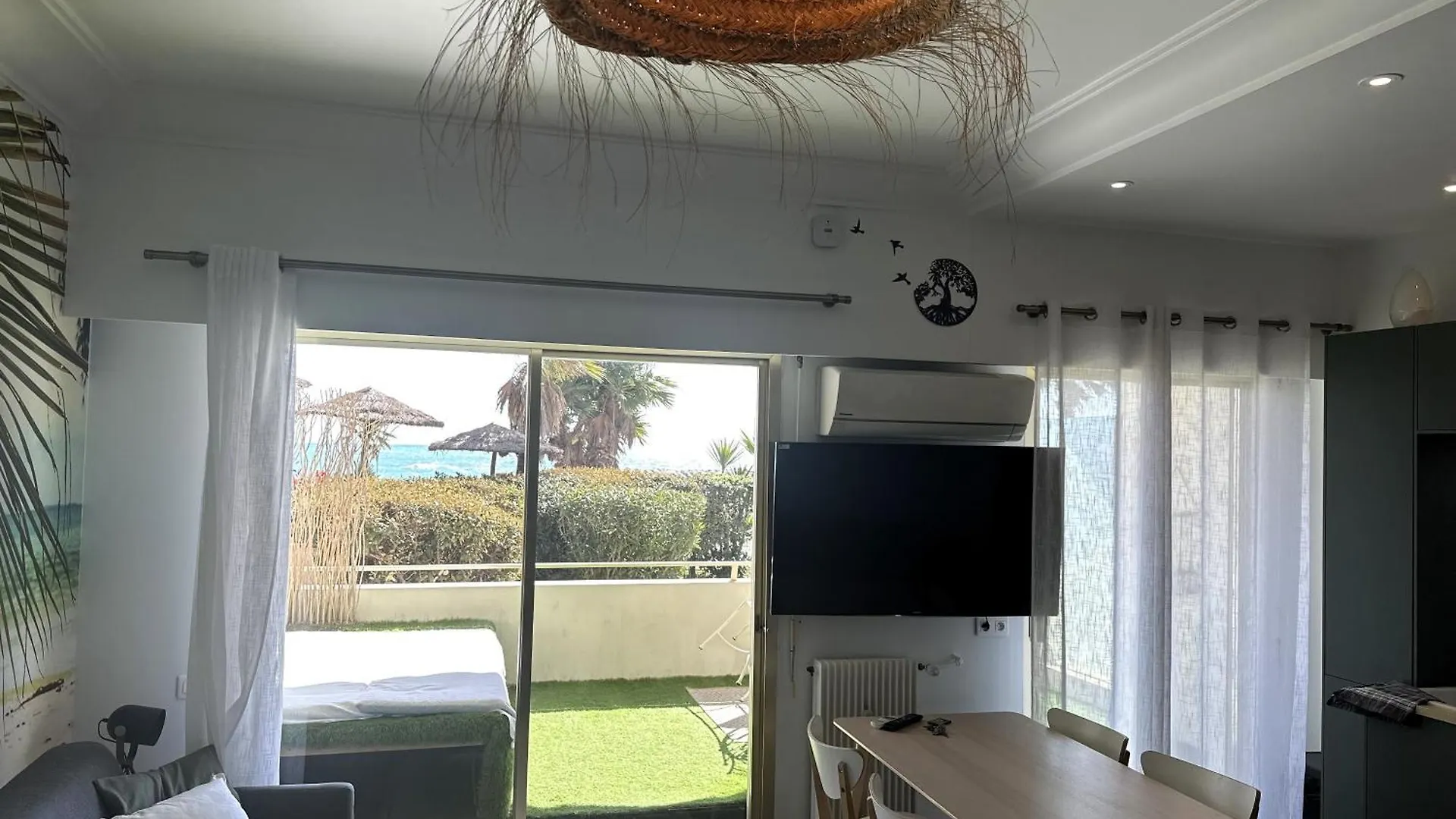 Apartment Studio Front De Mer A 10Metres De La Plage Villeneuve-Loubet