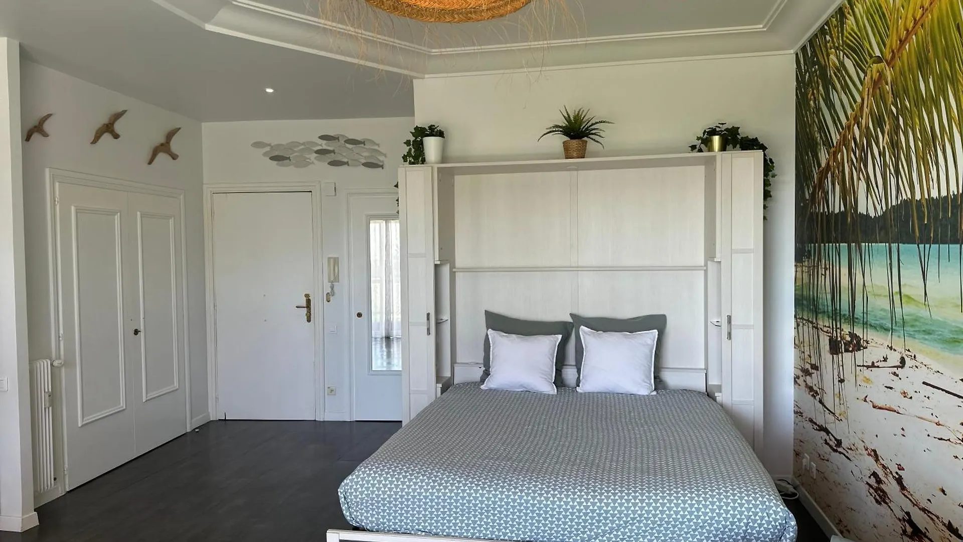 Studio Front De Mer A 10Metres De La Plage Villeneuve-Loubet Apartment