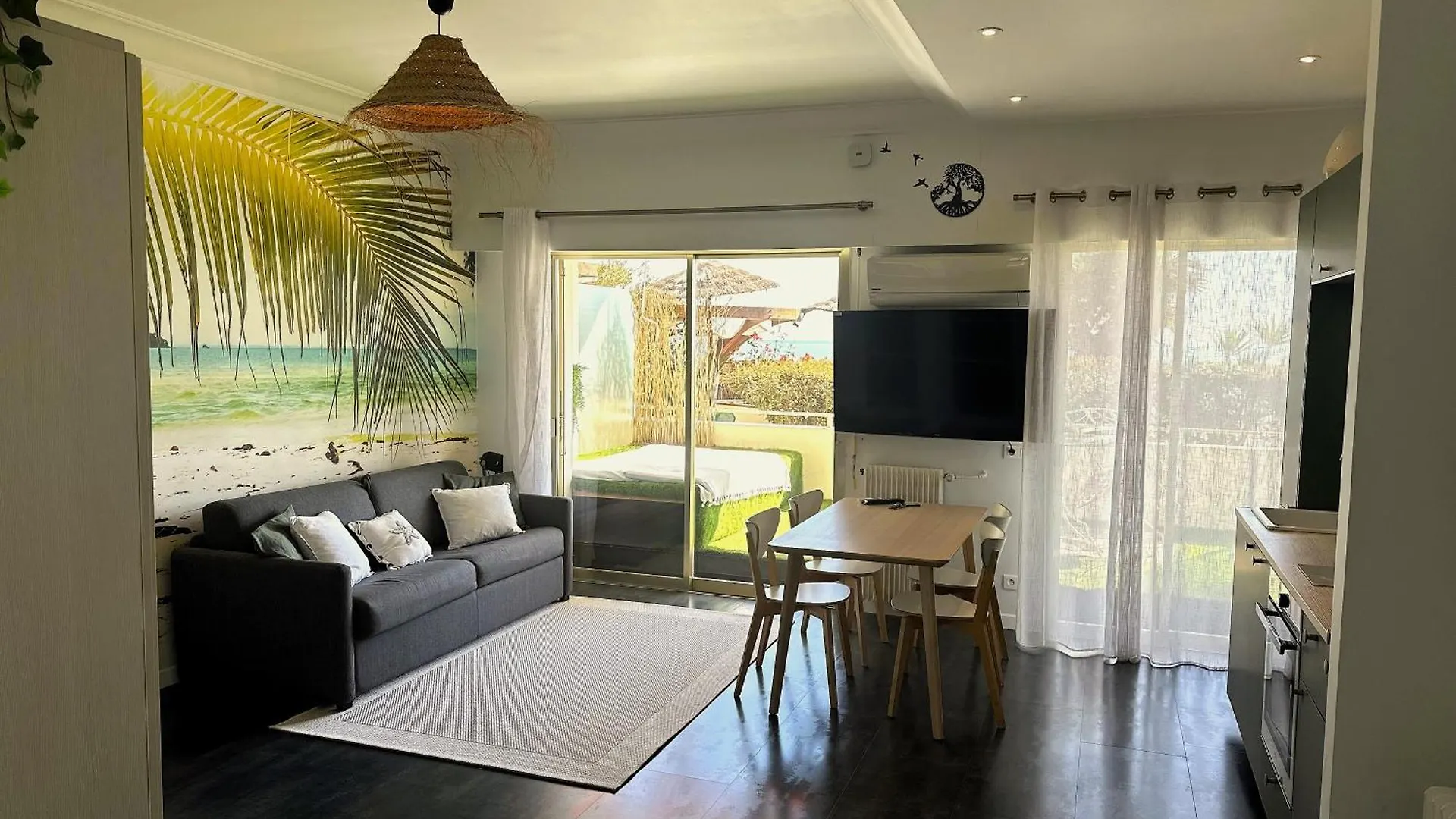 Apartment Studio Front De Mer A 10Metres De La Plage Villeneuve-Loubet