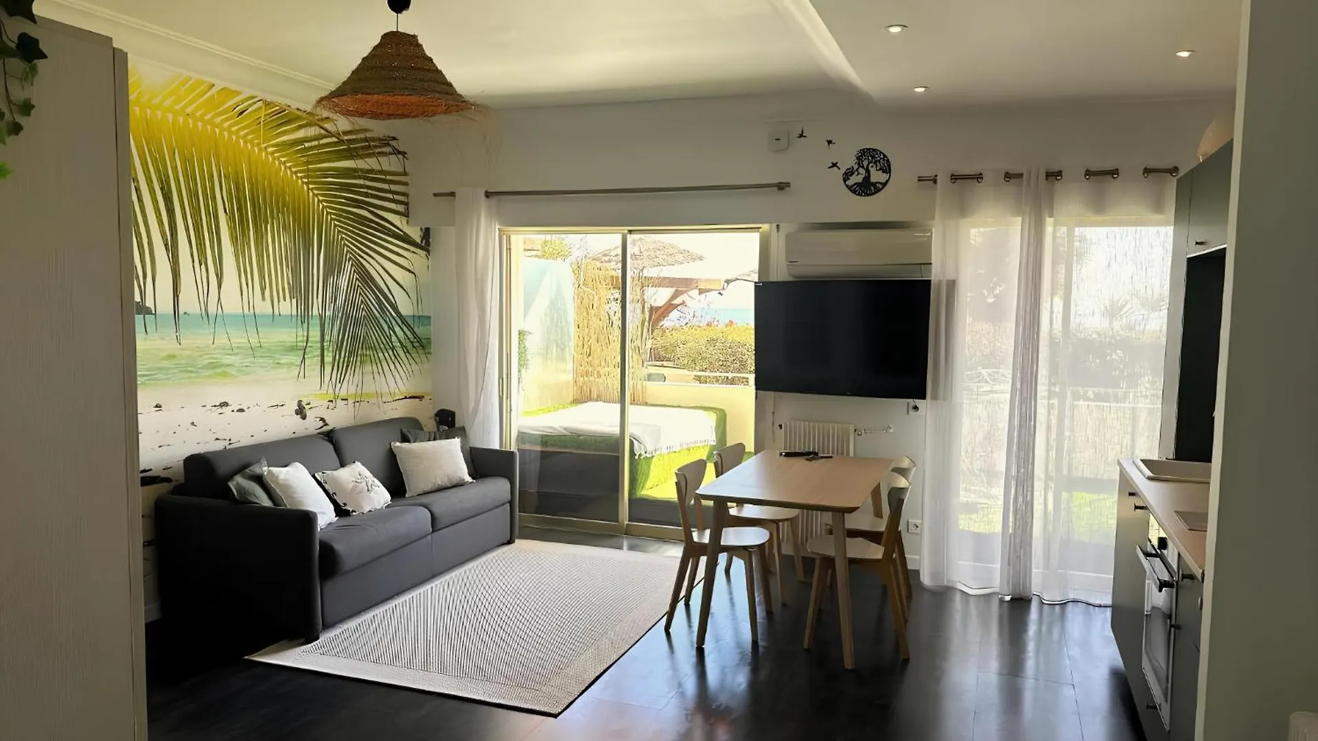 Apartment Studio Front De Mer A 10Metres De La Plage Villeneuve-Loubet